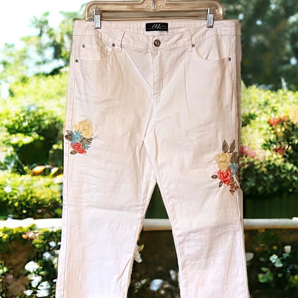 Midnight Velvet Embroidered Raw Hemmed Pants. Light. Gorgeous. - Picture 2 of 13